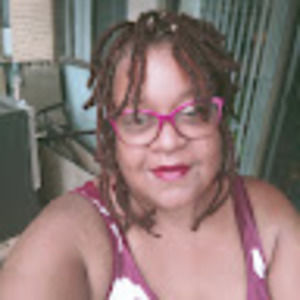 Meet your Posher, Yvette
